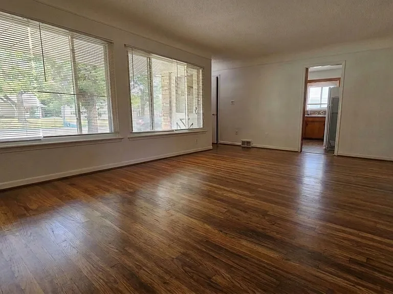 25880 Hayes Rd — Photo 5