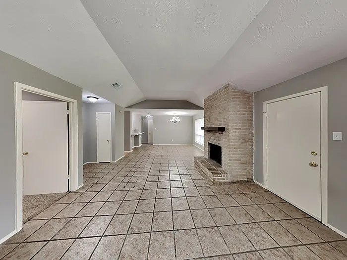 24030 Griffin House Ln — Photo 5