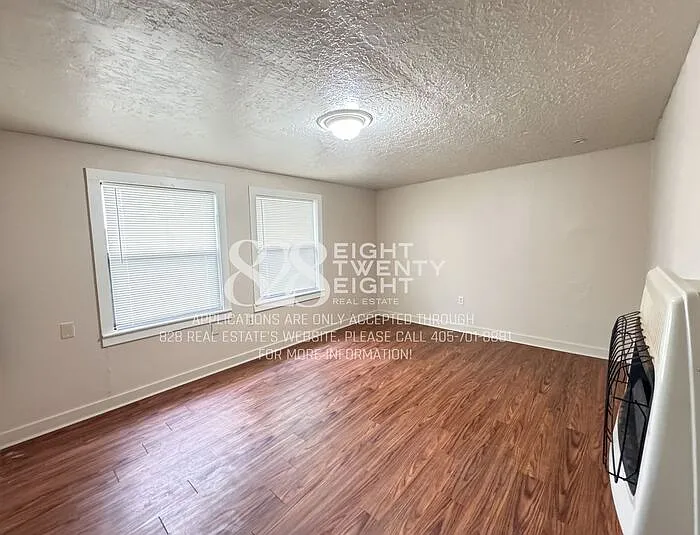 507 E Walnut St — Photo 6