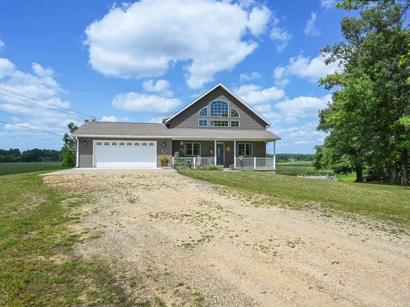 8588 200th Ave, Maquoketa, IA 52060