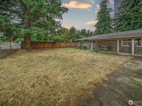 207 Seattle Street W, Rainier, WA 98576