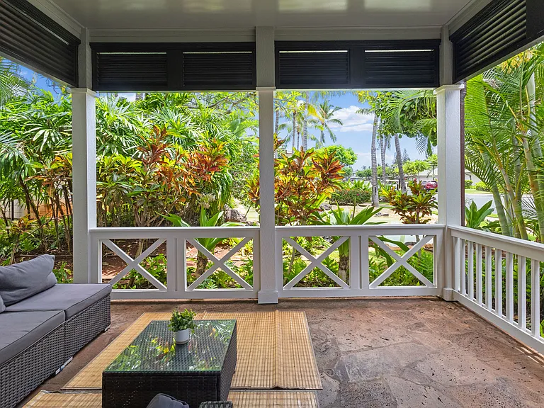 Covered lanai living area