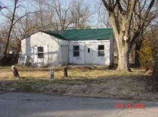 611 Hawthorn St, Houston, MO 65483