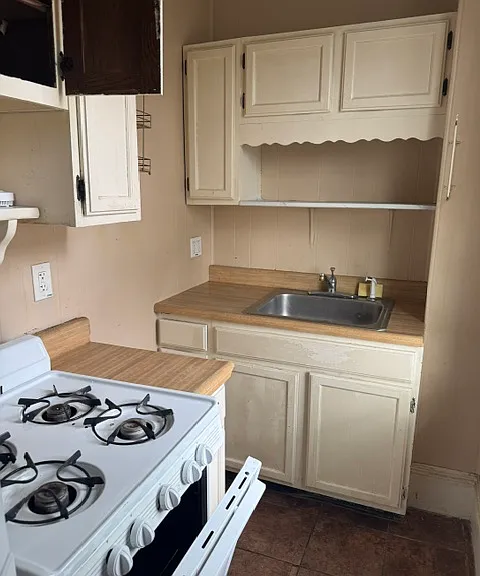 1350 Lehigh St #2 — Photo 4