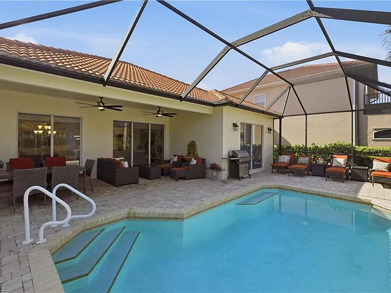 9235 Troon Lakes Dr — Photo 2