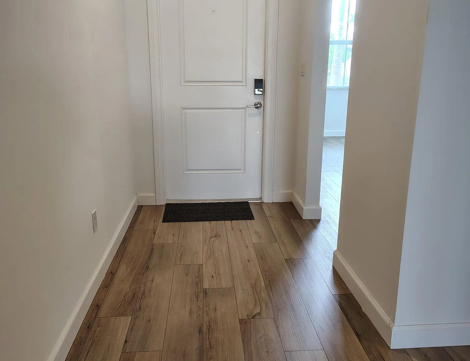 3 bed, 2.0 bath, 1308 sqft, $2,500 — Photo 3