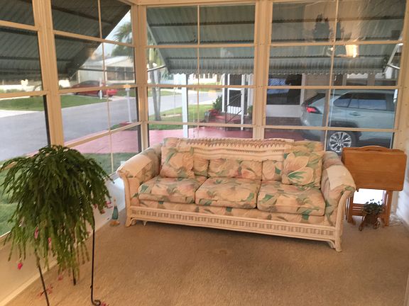 3rd image of 189 Queen Palm Dr