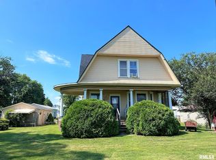 703 East St, Delong, IL 61436