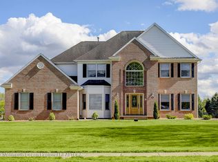 27 Outlook Ln, Freehold, NJ 07728