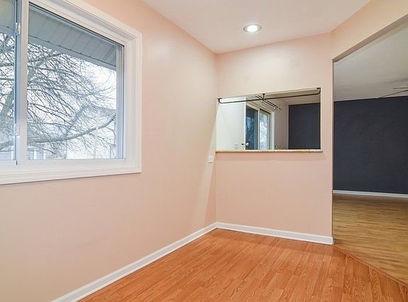 4th image of 221 Apple Hill Ln
