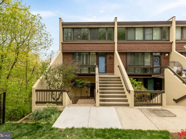 2328 S Quincy St #2, Arlington, VA 22204