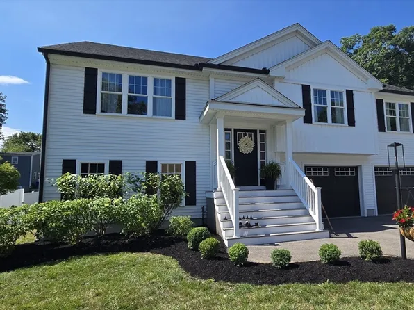29 Phyllis Rd, Taunton, MA 02780