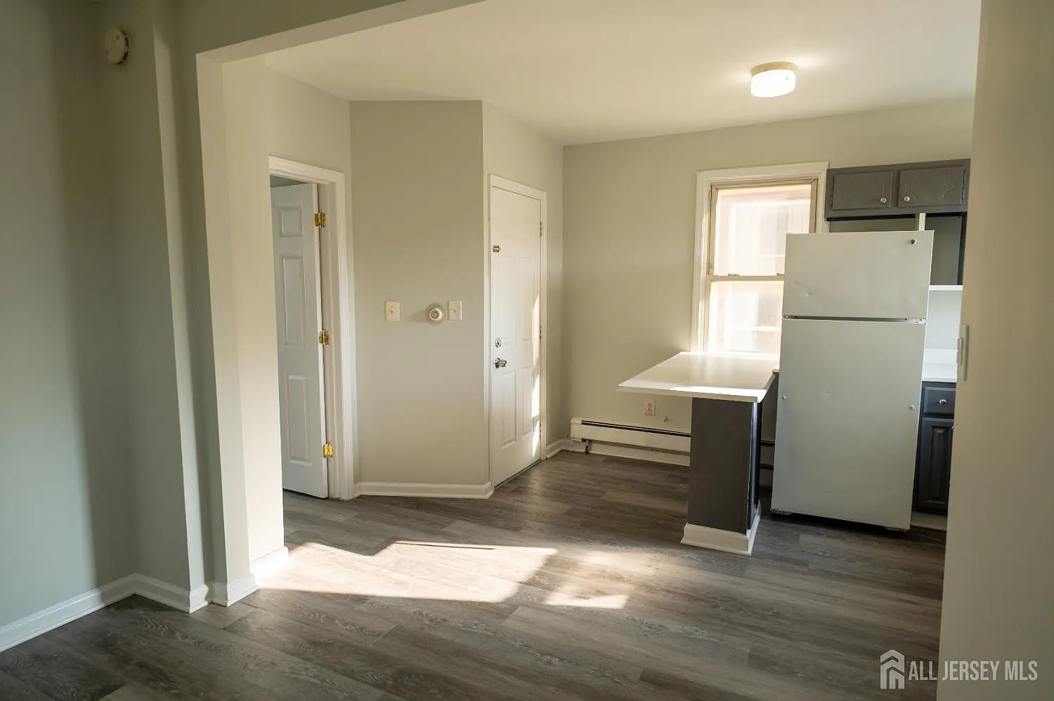1 bed, 1.0 bath, 1252 sqft, $1,850 — Photo 2