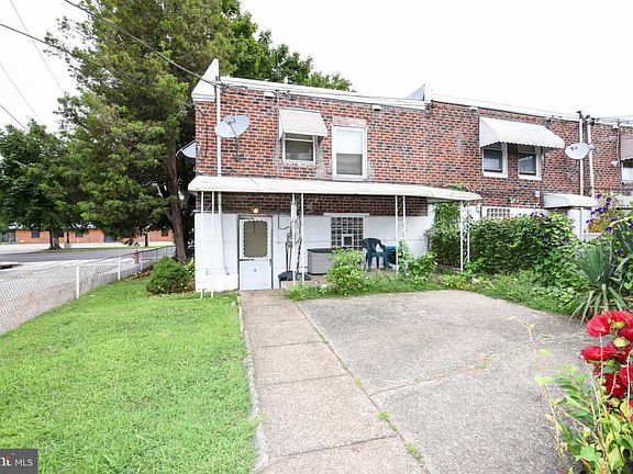 2nd image of 1228 E Cayuga St