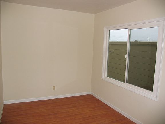 5th image of 2740 73rd Ave #4
