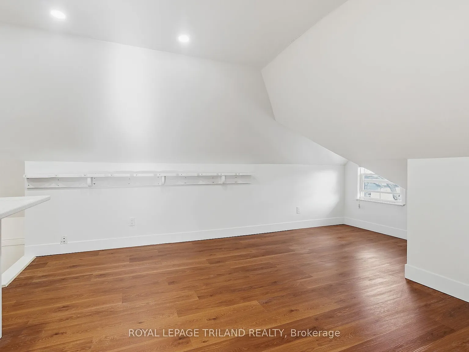 3 bed, $1,895 — Photo 4