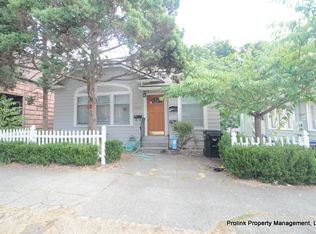 5028 9th Ave NE, Seattle, WA 98105