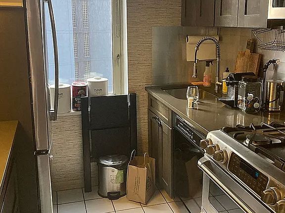 5th image of 145 E 48th St #22BB