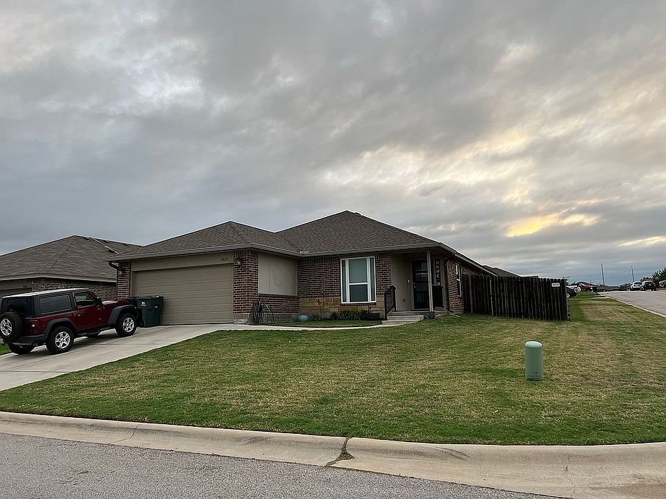 1st image of 2612 Fossil Creek Dr