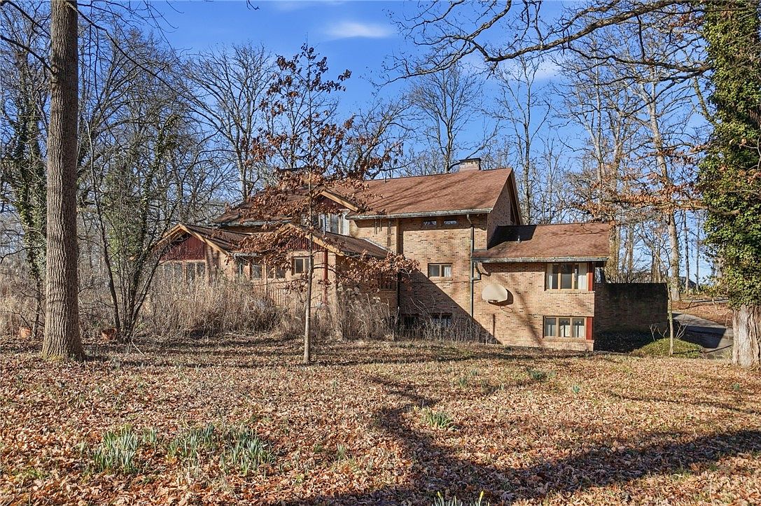 2438 Signal Hill Rd, Springfield, OH 45504 | MLS #954532 | Zillow