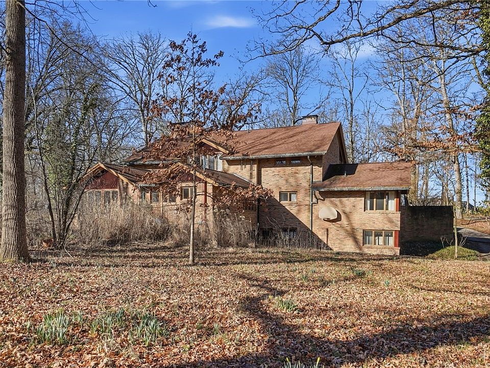 1st image of 2438 Signal Hill Rd