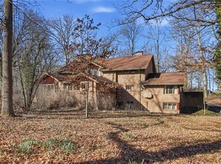 2438 Signal Hill Rd, Springfield, OH 45504