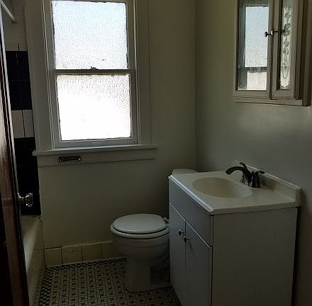 5th image of 3924 W Auer Ave