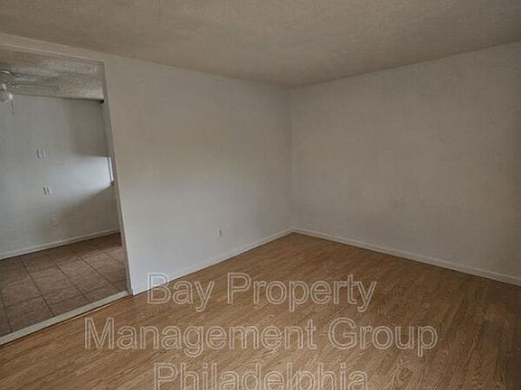 3rd image of 5849 Saul St Floor 1