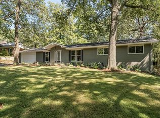 8900 Rock Forest Dr, Saint Louis, MO 63123