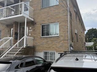 5710 138th St, Flushing, NY 11355