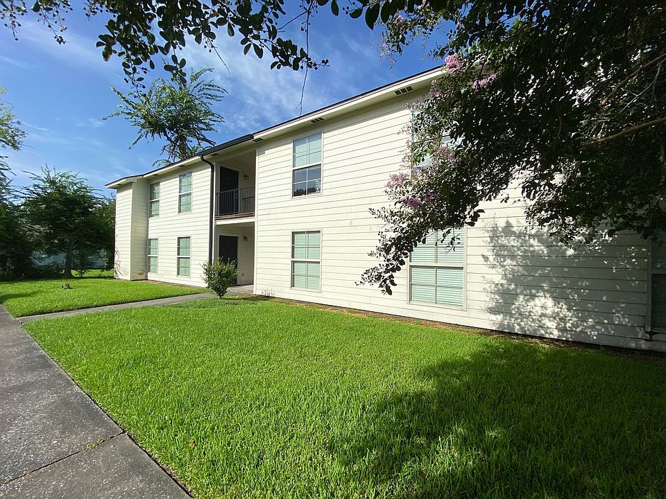 1st image of 127 East St APT 7