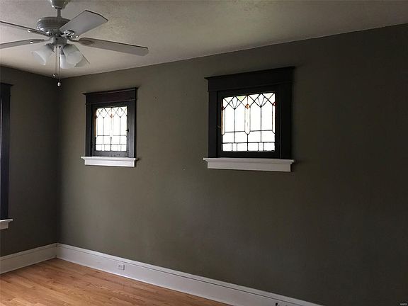 5th image of 4343 Wallace St