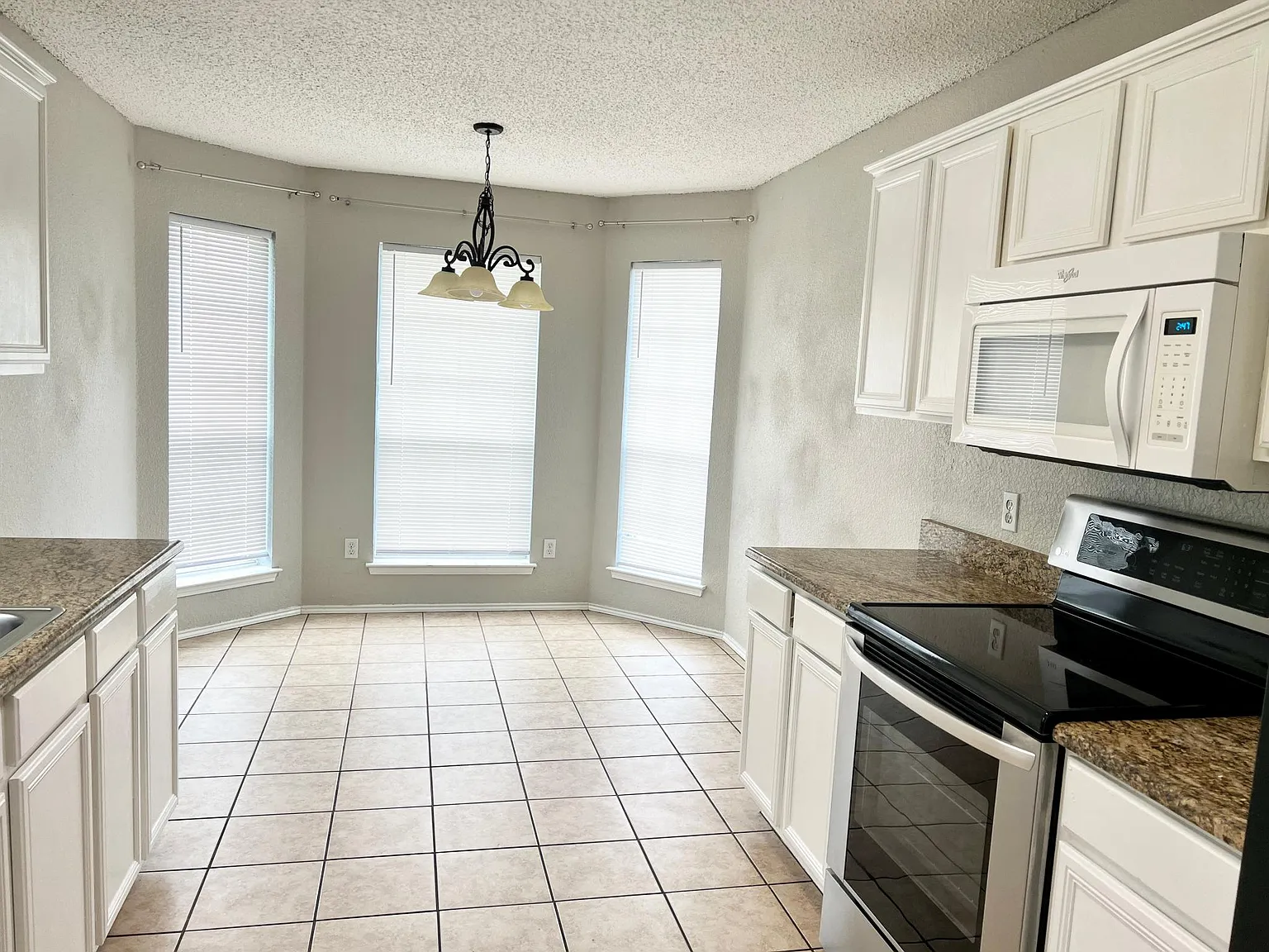 3 bed, 1433 sqft, $1,950 — Photo 4