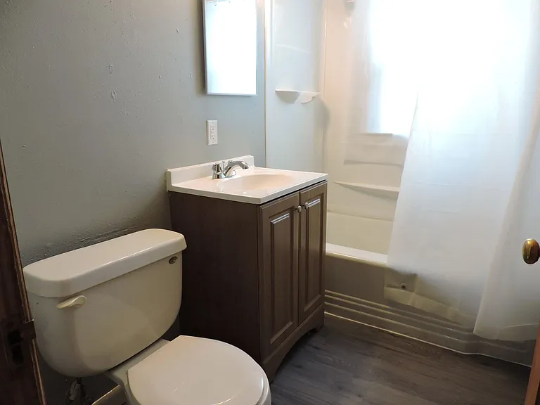717 Dawson St — Photo 5