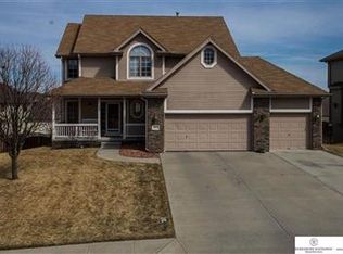 1806 Greyson Dr, Papillion, NE 68133