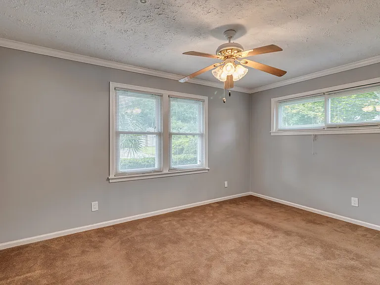 319 Tanglewood Rd — Photo 19