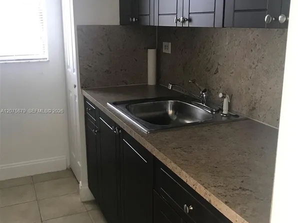 7095 NW 179th St APT 112, Hialeah, FL 33015