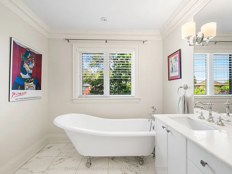 200 Donlea Dr — Photo 24