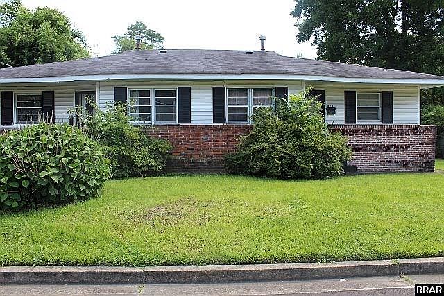 1st image of 819 E Mercer St