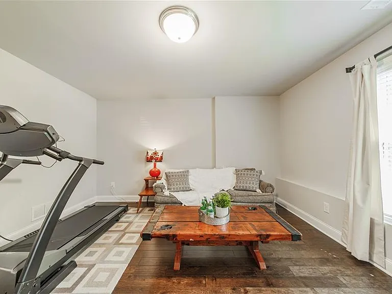 690 Arklow Dr — Photo 33