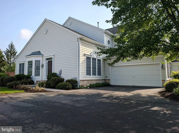 33 Trewbridge Ct, Princeton, NJ 08540