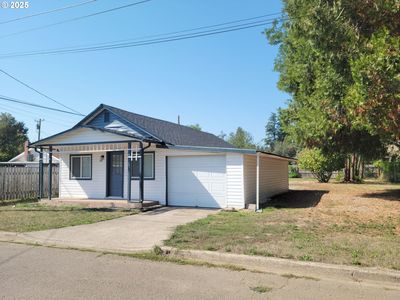 129 N P St, Cottage Grove, OR, 97424