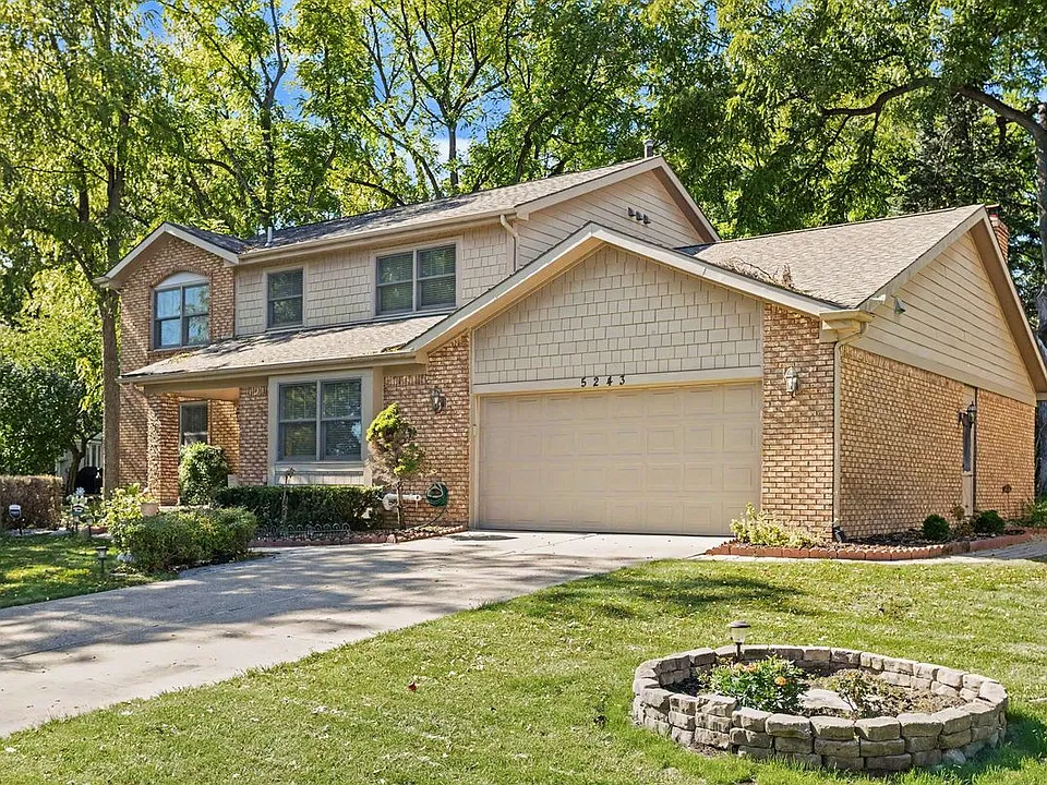 5243 Collington Dr