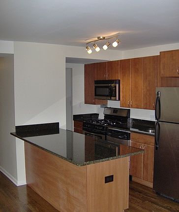 3rd image of 3950 N Lake Shore Dr APT 1023