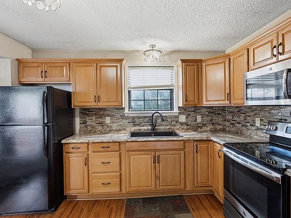 5th image of 962 E Northfield Blvd