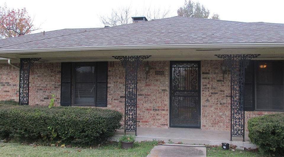 Front Entrance with Huge Front Yard
