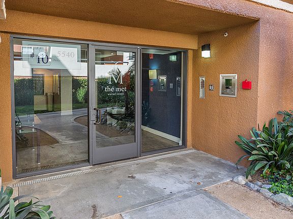 2nd image of 5540 Owensmouth Ave APT 201