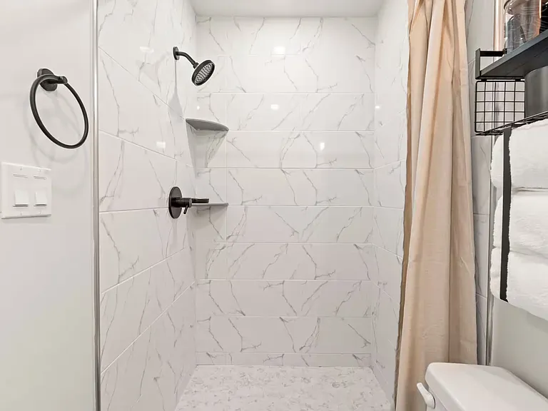 2701 Poplar St #2 — Photo 5