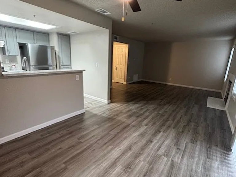 River Run Apartments — Photo 16