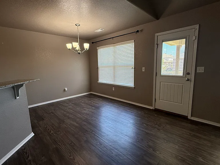 2909 N 14th Pl — Photo 16